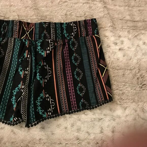 : : TINSELTOWN Boho Festival Print Shorts : : - Picture 9 of 11